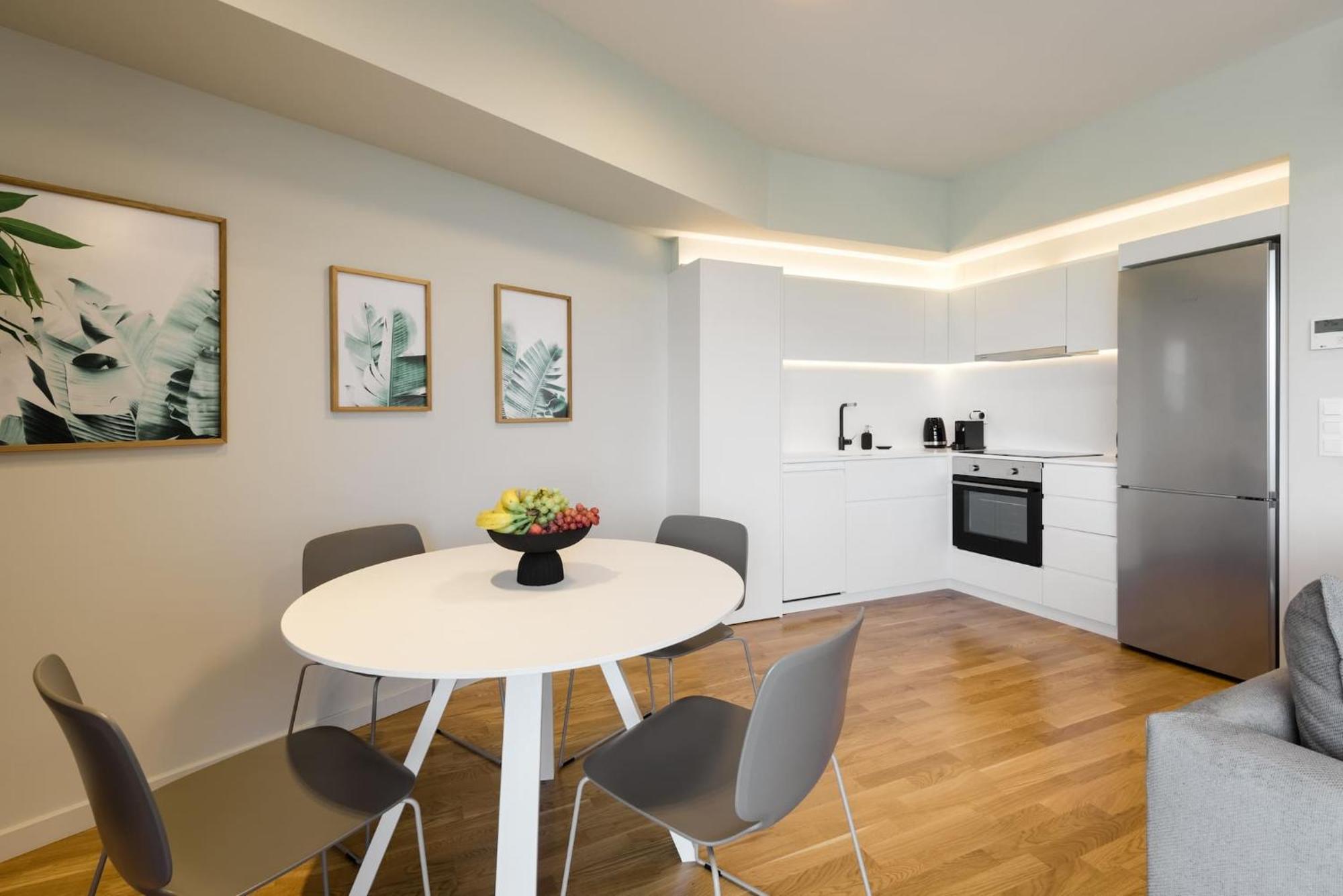 Urban Apt With Stunning Acropolis View & Roofdeck Athen Eksteriør bilde