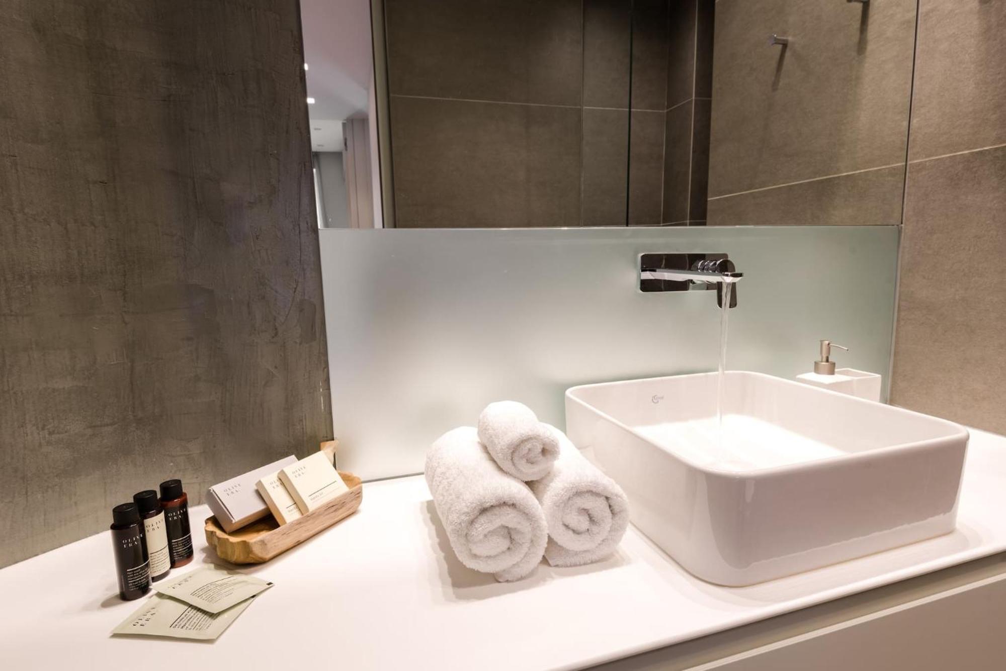 Urban Apt With Stunning Acropolis View & Roofdeck Athen Eksteriør bilde